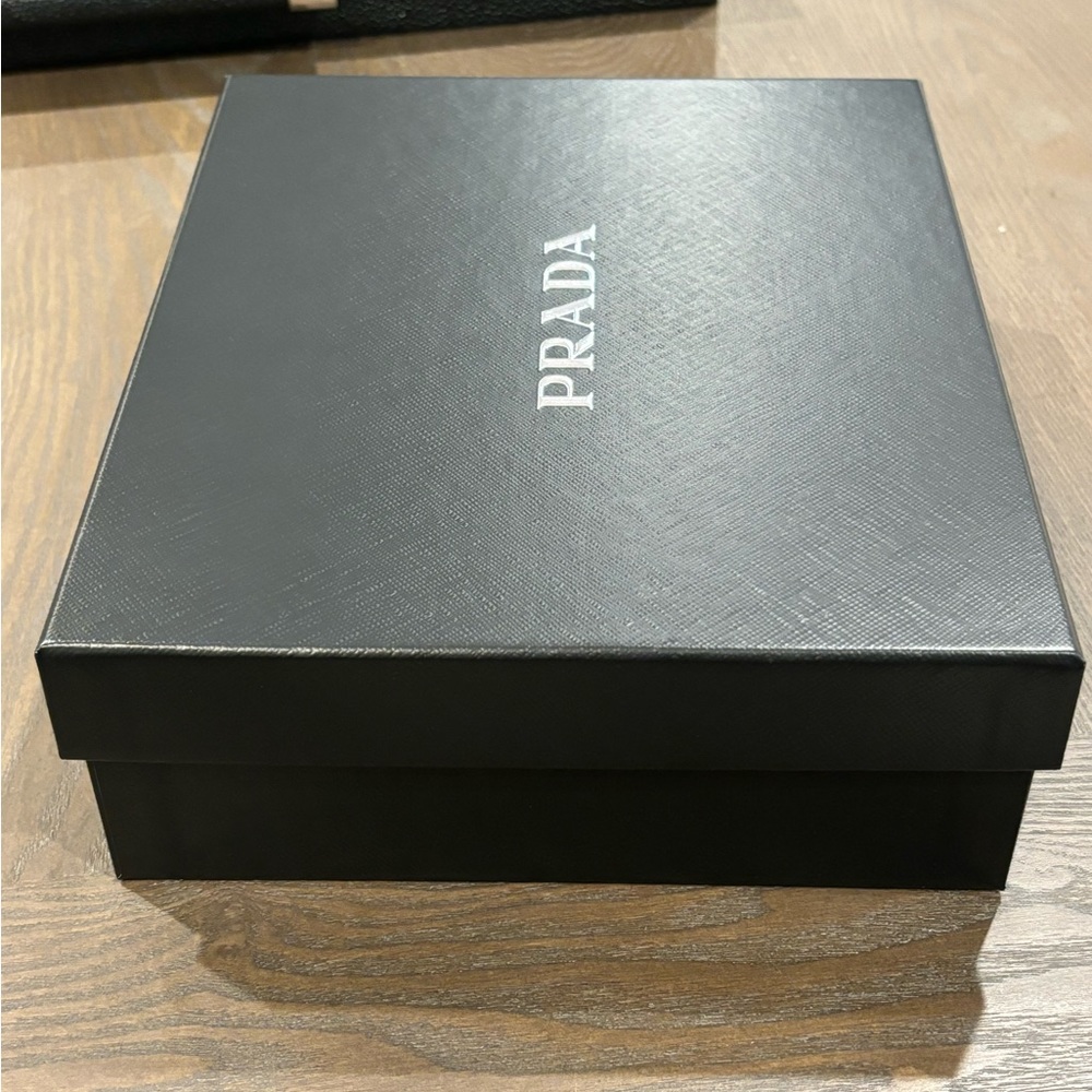 Prada Box - Picture 4 of 5